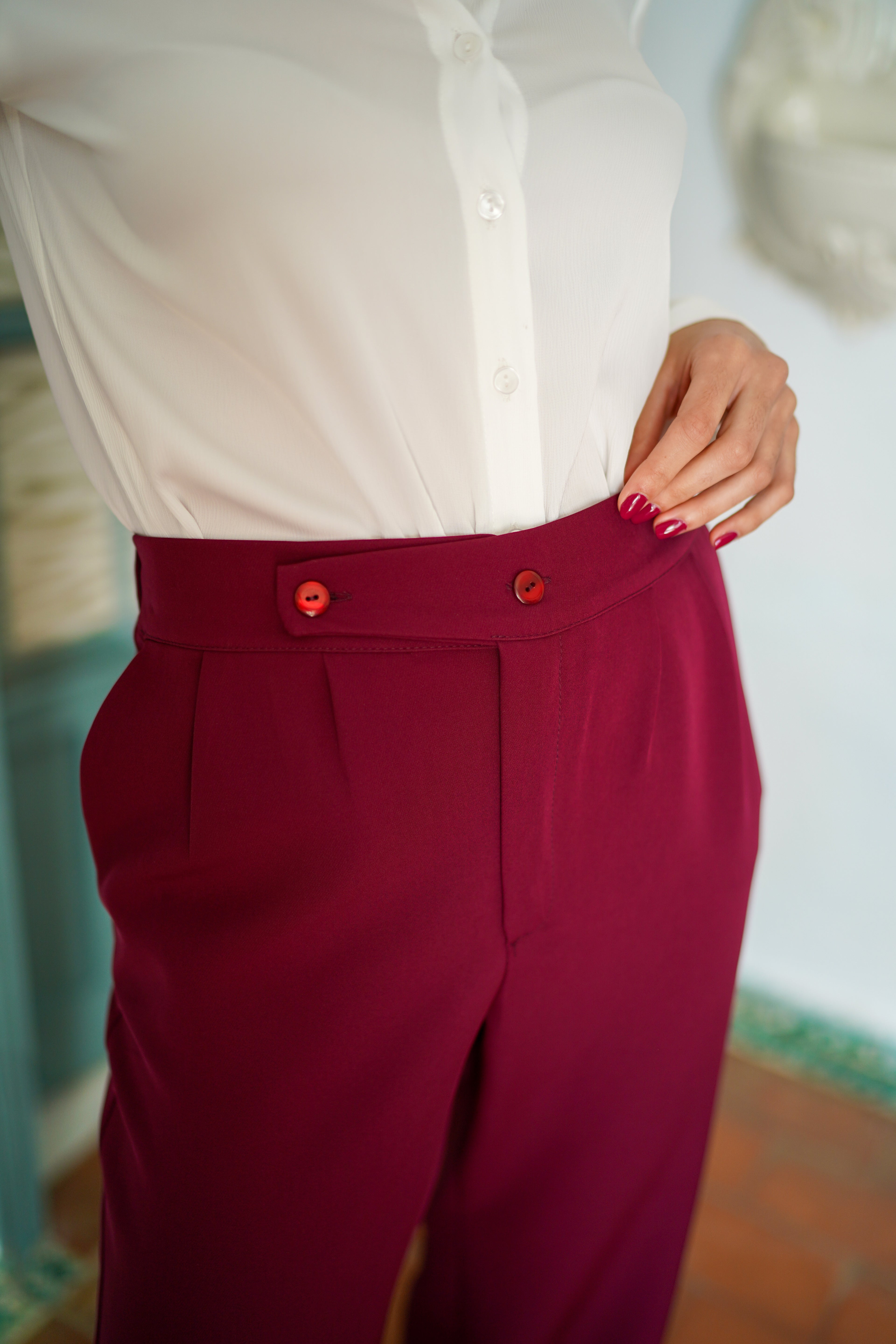 Pantalon cinturilla pico y goma liso