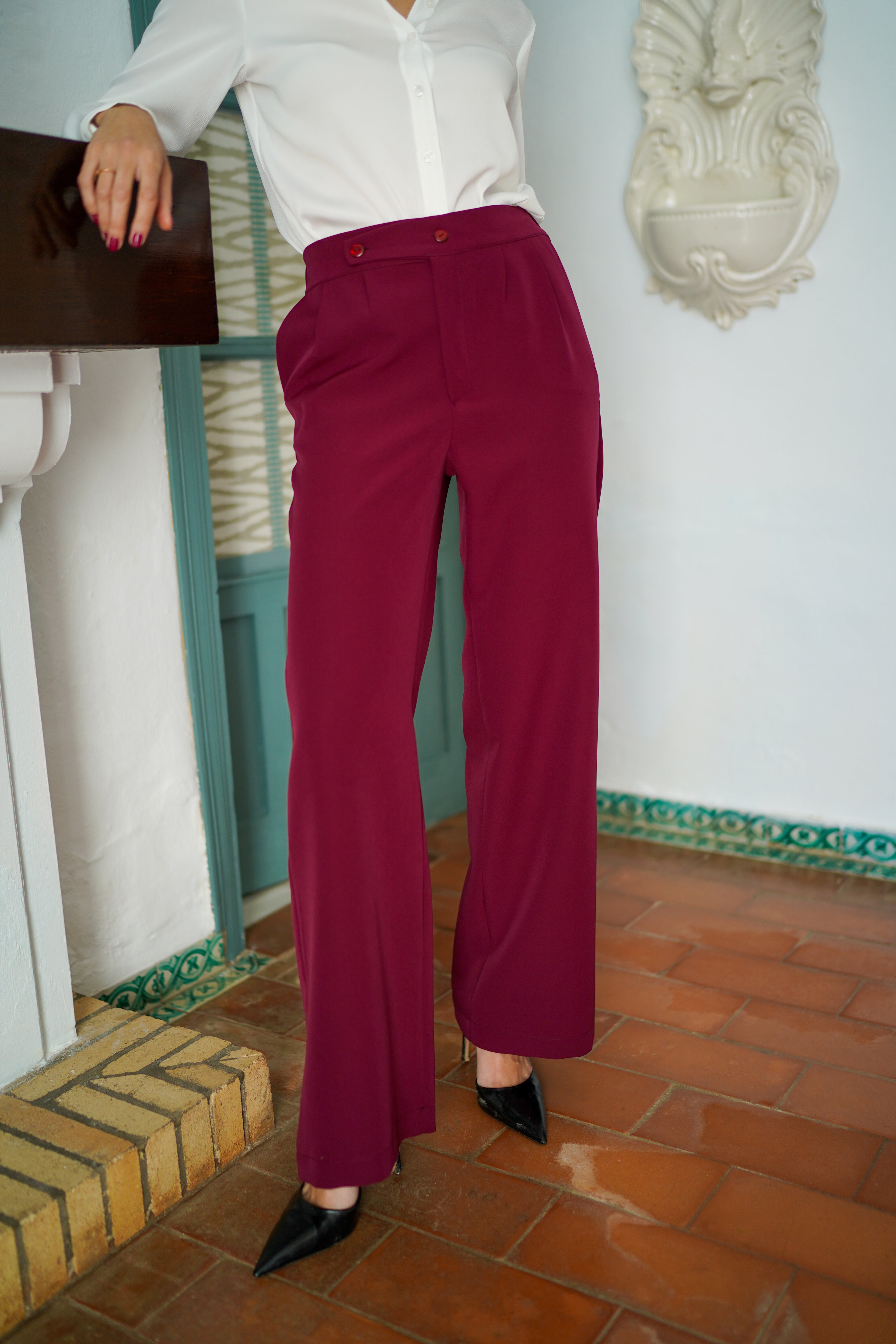 Pantalon cinturilla pico y goma liso