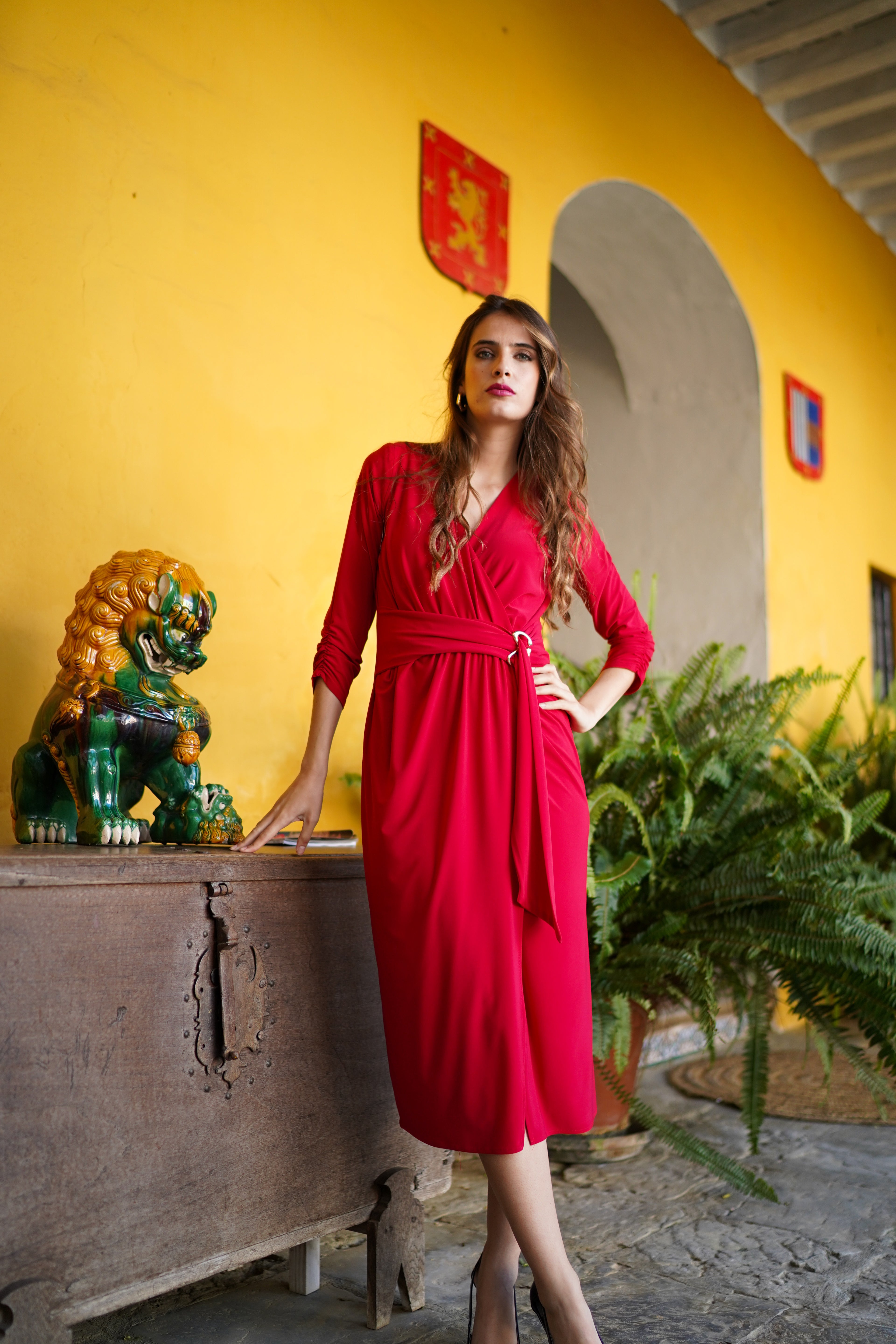 Vestido cruzado aplique liso