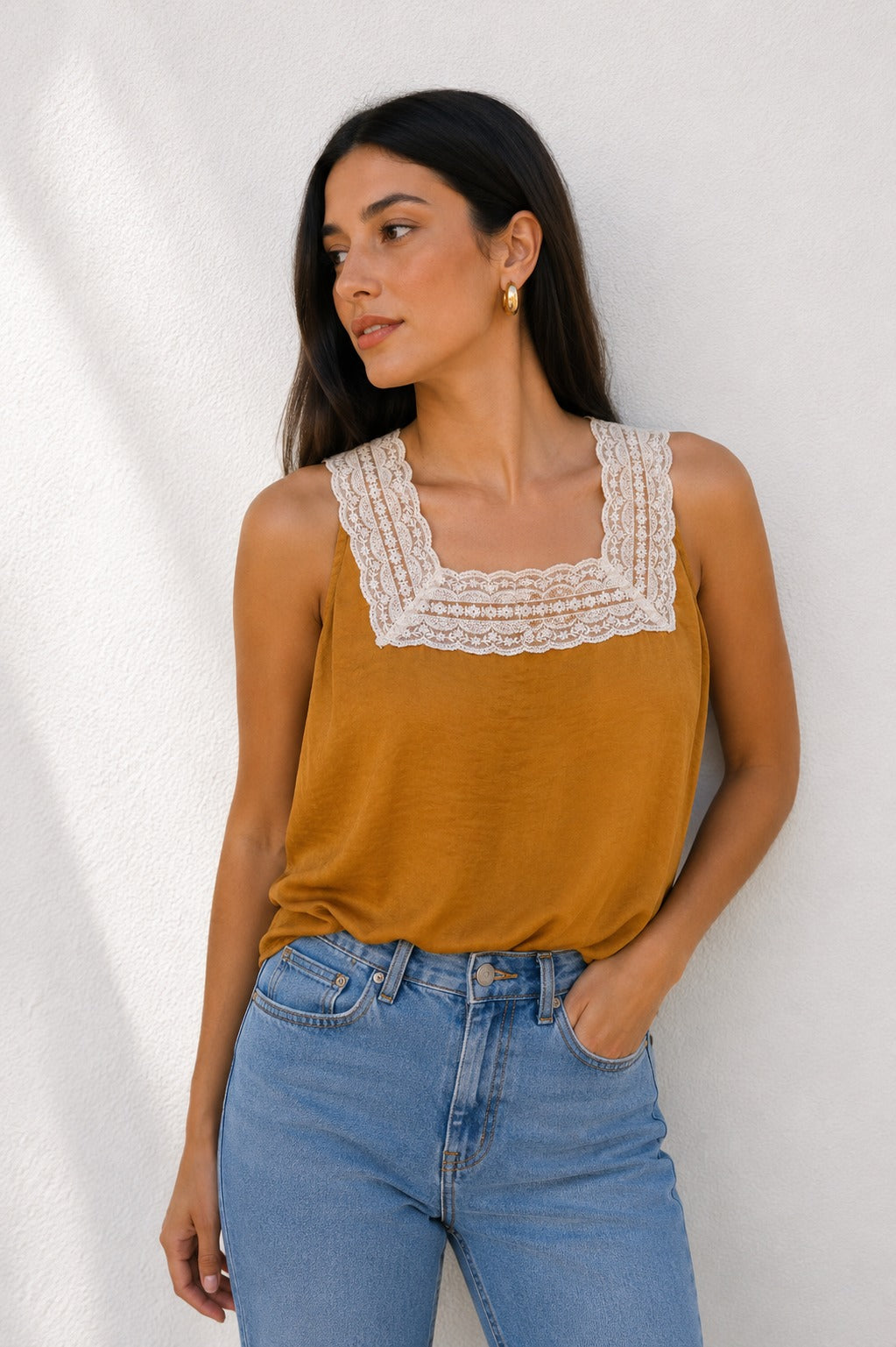 BLUSA ESCOTE CUADRADO